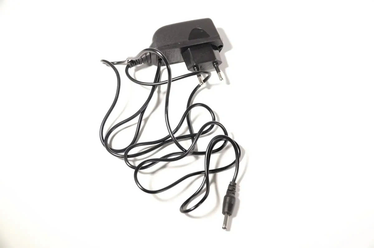 Dây Nguồn 3G Power 4-6V 1A Chui Tròn Dây Dài 1M