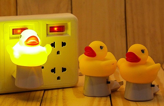 Bộ 2 Đèn Ngủ Hình Chú Vịt Rubber Duck