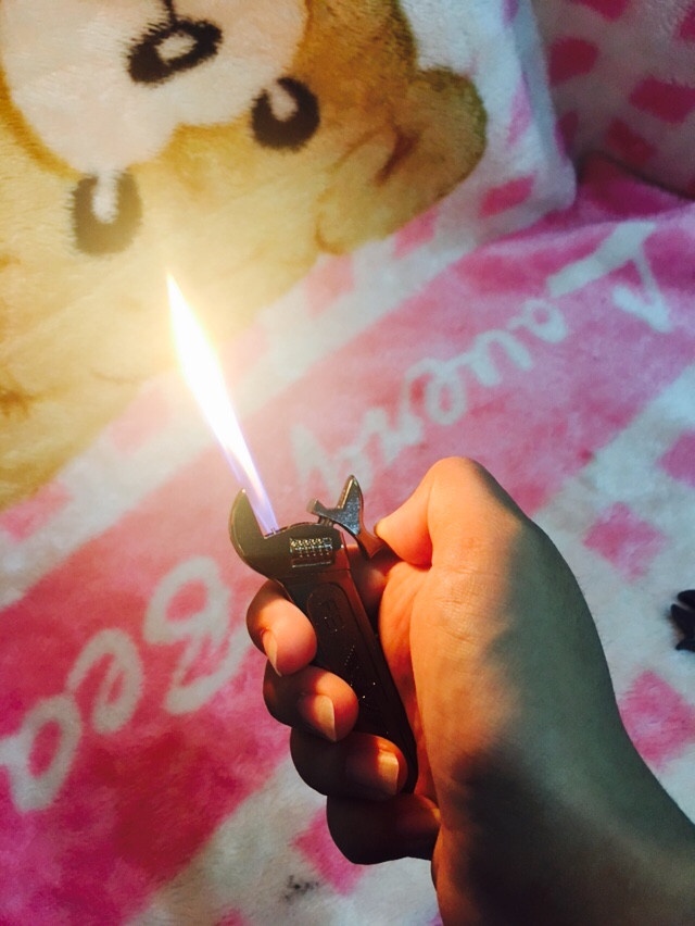 Hột Quẹt Hình Cây Mỏ Lết Độc Lạ