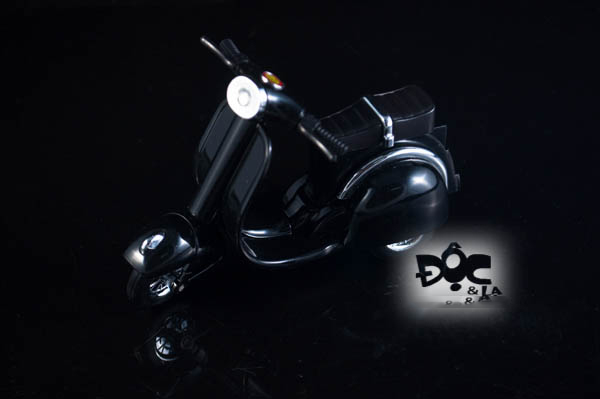 Hộp Quẹt Bật Lửa Hình Chiếc Xe Vespa Độc Đáo