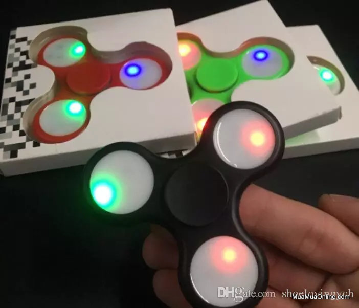 Trò Chơi Con Quay Cánh Tam Giác Torqbar Hand Spinner Led 7 Màu